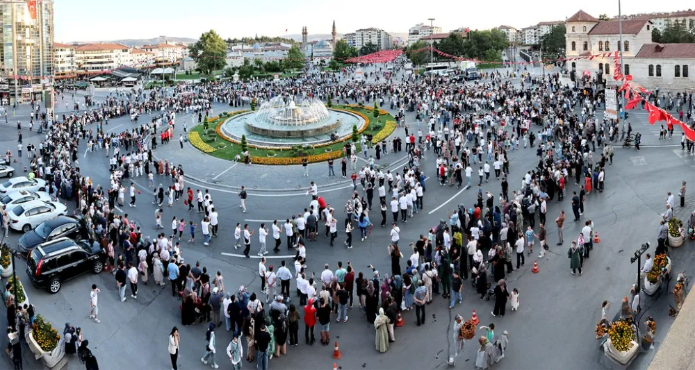 4 Eylül Etkinliklerinde 1058 Kişilik Sivas Halayı